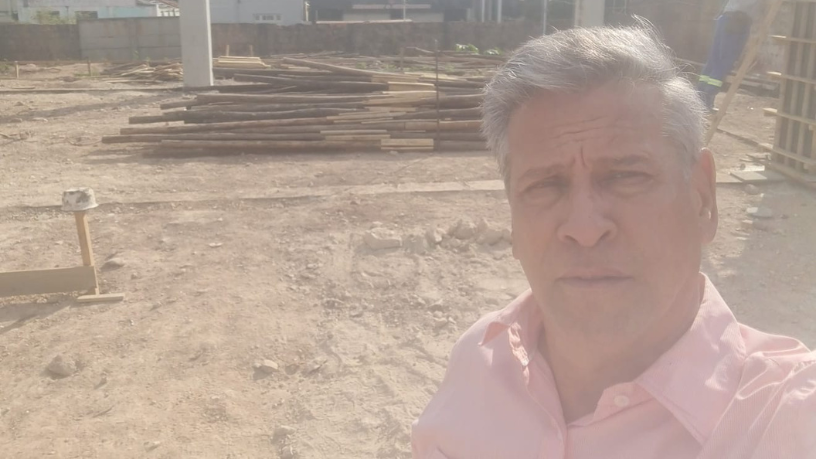 Ricardo Chimirri Candia oferece um manual completo com diretrizes claras para proteger trabalhadores na construção civil, promovendo ambientes seguros e conformes.