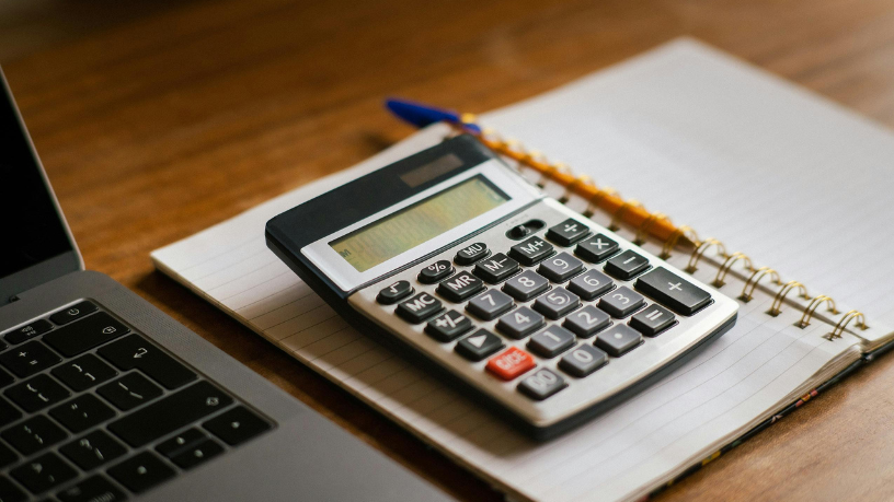 Andrey de Oliveira Pontes explica como evitar dívidas desnecessárias e proteger seu futuro financeiro com escolhas mais conscientes.