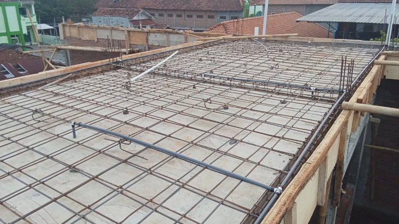 Mini-painel nervurado treliçado: quais são os benefícios e limitações de aplicação é analisado por Valderci Malagosini Machado com foco em eficiência estrutural e viabilidade de obra.